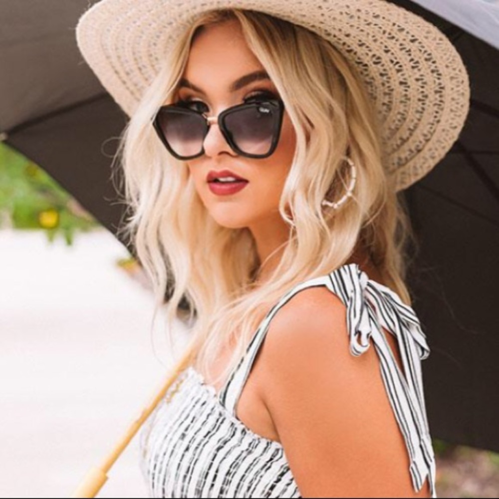 ❌❌❌Ssooold out Quay REINA mini Sunnies - Picture 1 of 10